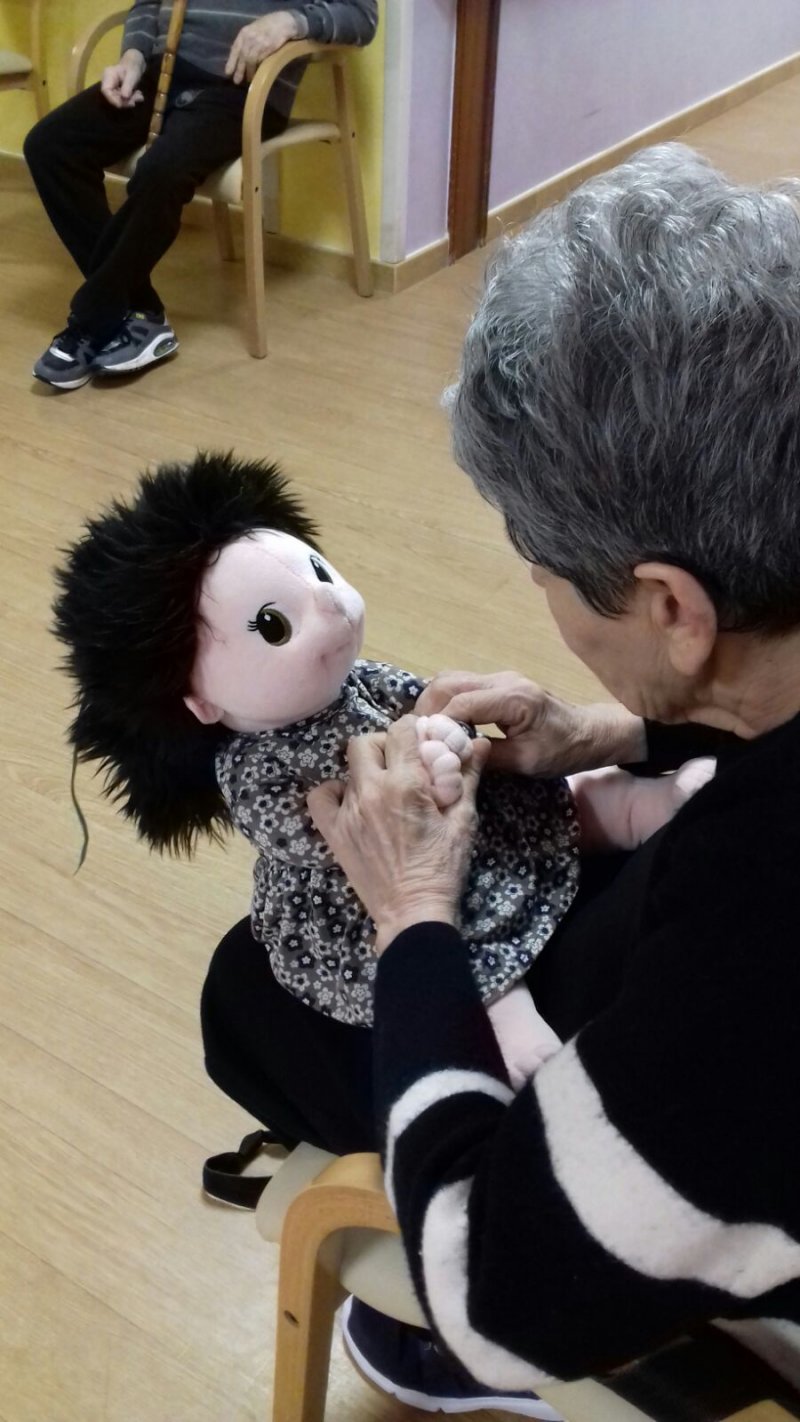 Dopo il successo della fase sperimentale, la doll therapy diventa una terapia strutturata nelle proposte della RSSA  - Villa dei Pini